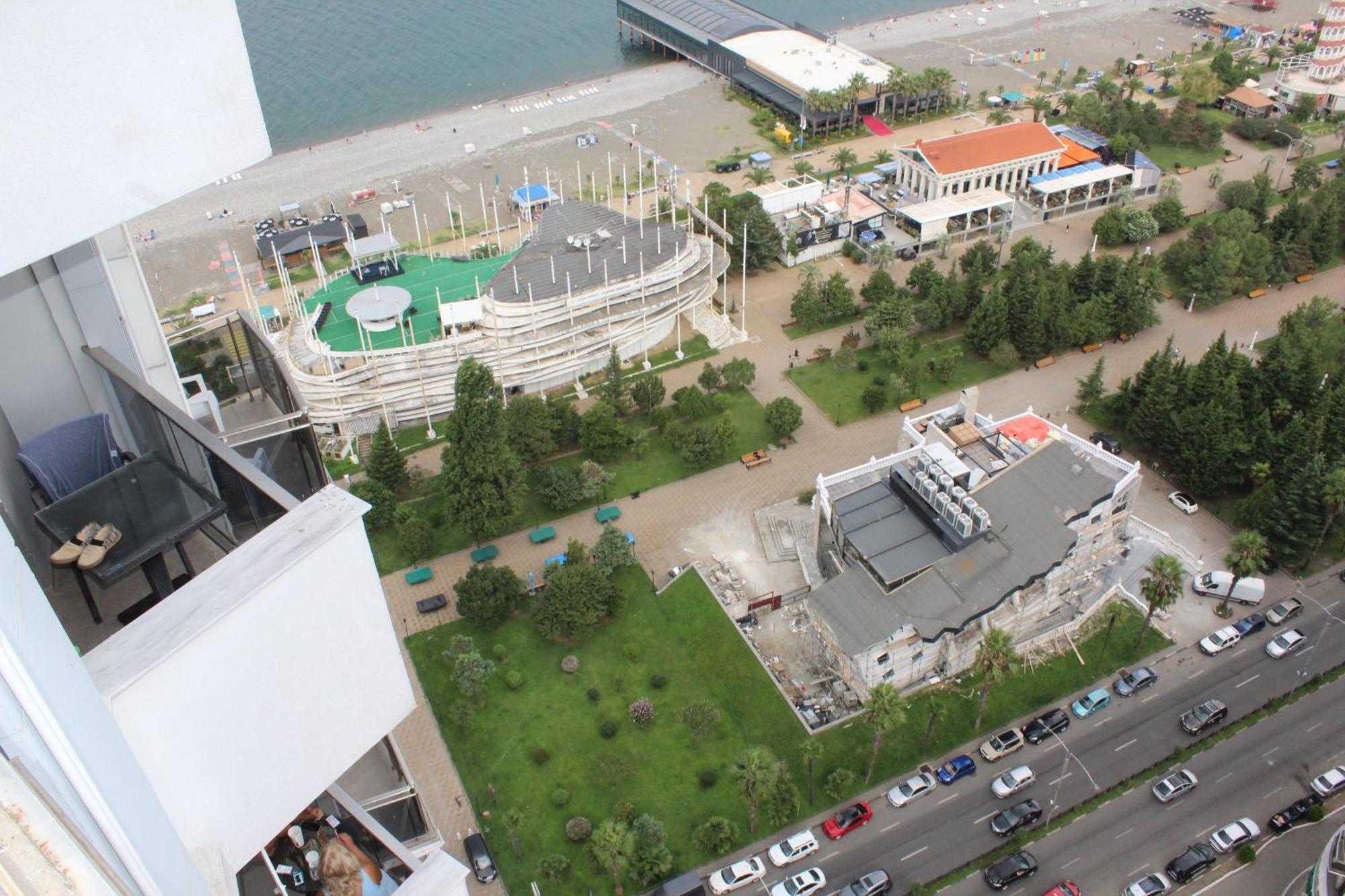 Orbi Sea Towers-Sea View Apartment Batumi Bagian luar foto